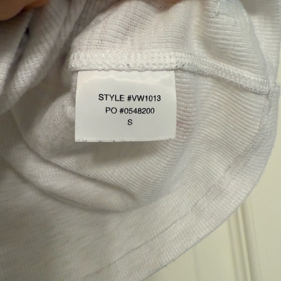 Vuori Sunrise Crop Rib Tank in White - Picture 3 of 4